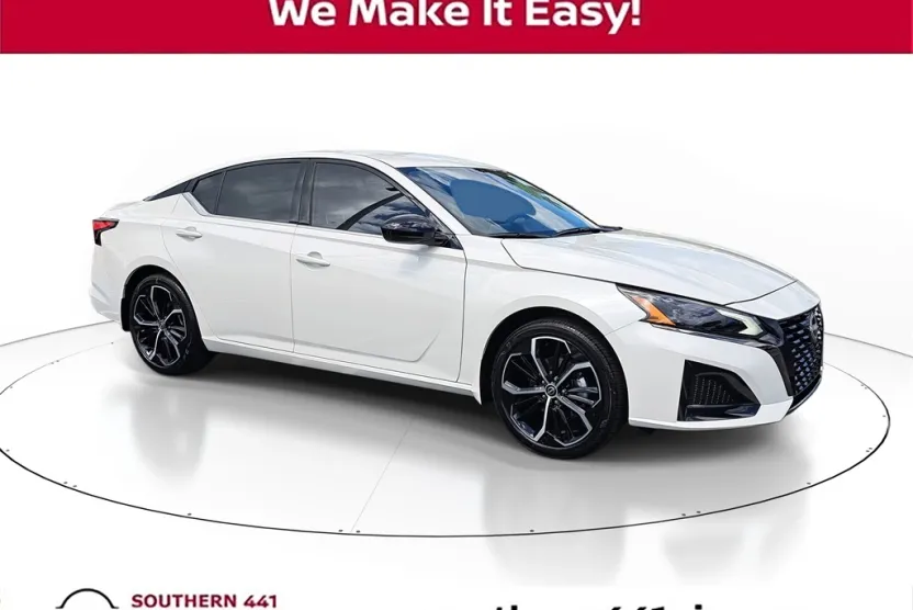 2025 Nissan Altima 2.5 SR photo 1