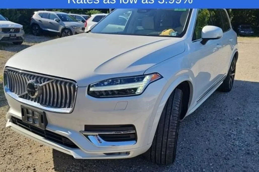 2024 Volvo XC90 AWD Plus photo 1
