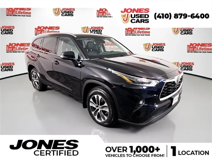 2021 Toyota Highlander XLE photo 1