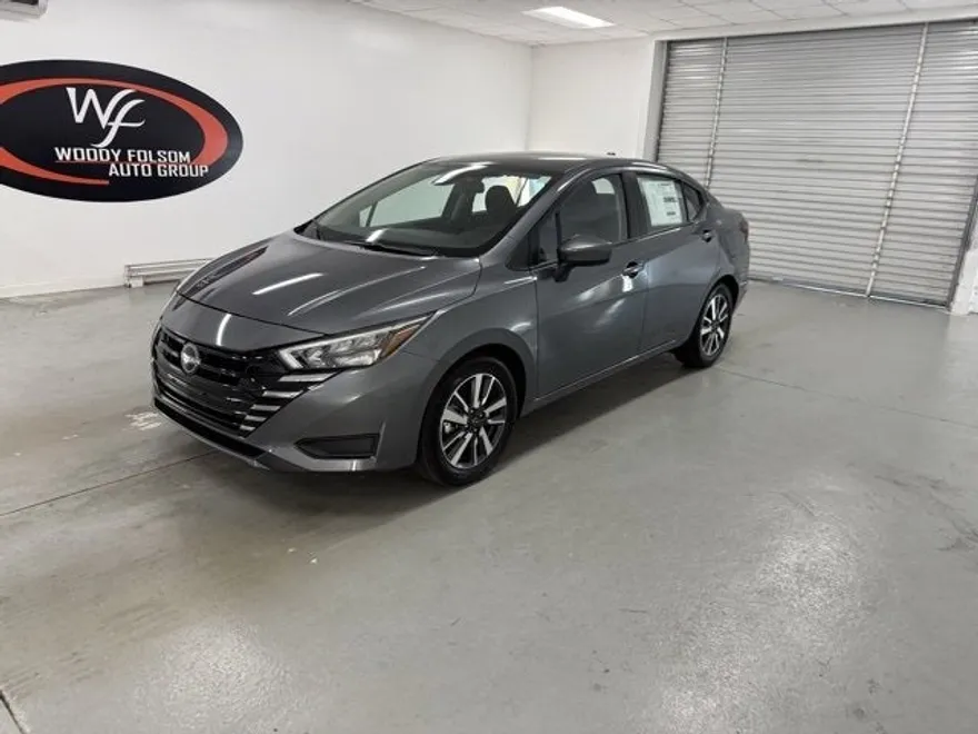 2025 Nissan Versa SV photo 1
