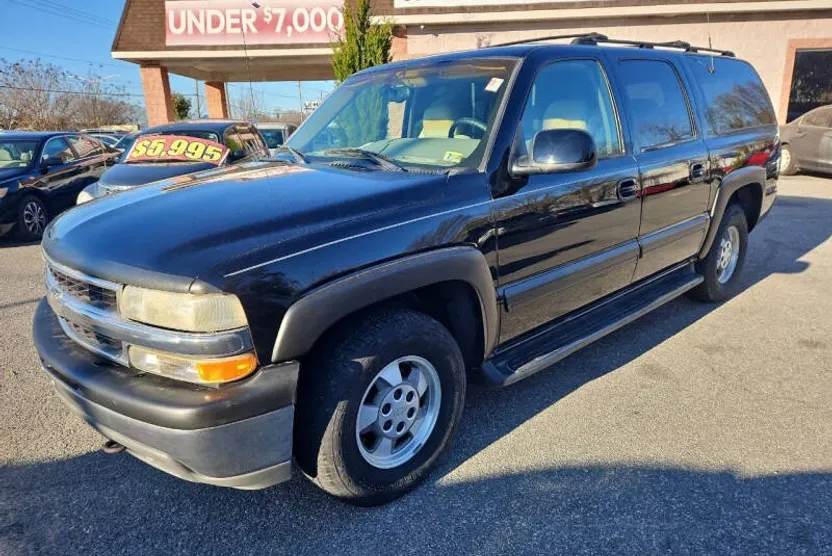 2001 Chevrolet Suburban 1500 LT photo 1