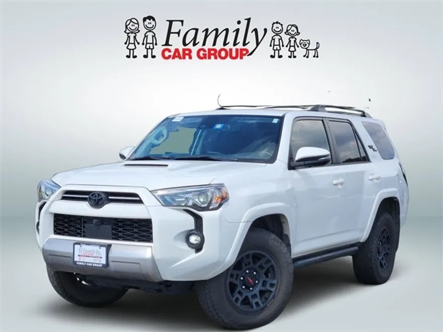 2023 Toyota 4Runner TRD Off-Road Premium photo 1