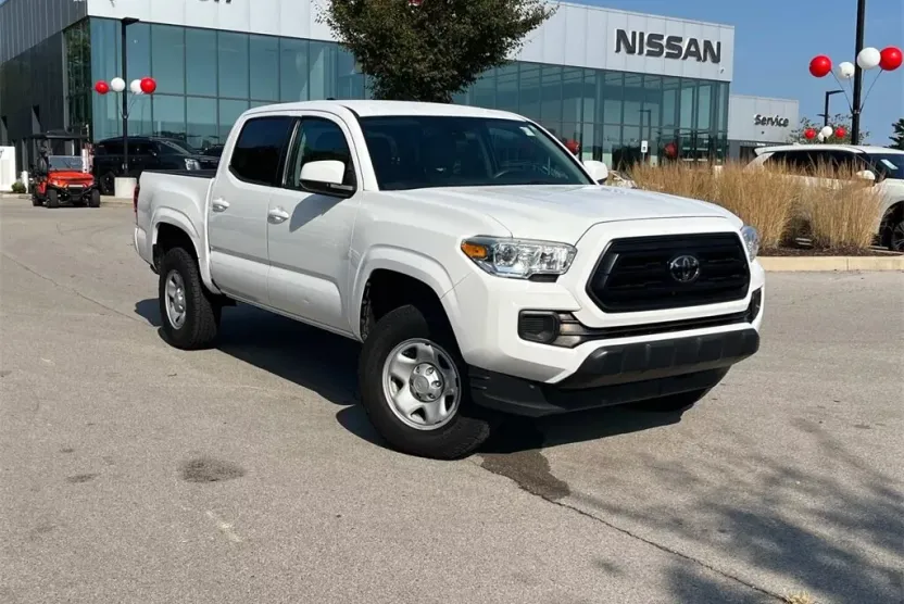 2021 Toyota Tacoma LE photo 1
