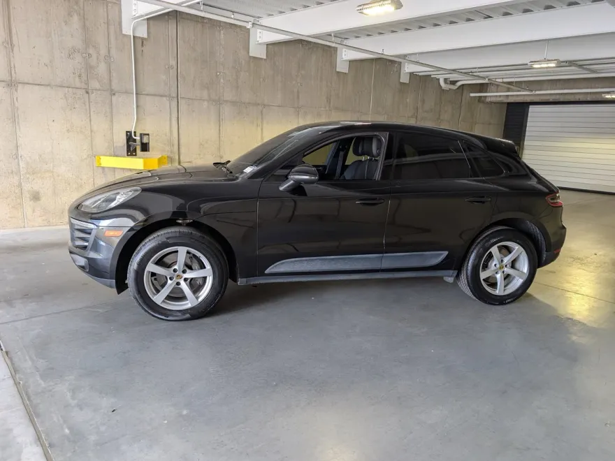 2018 Porsche Macan photo 1