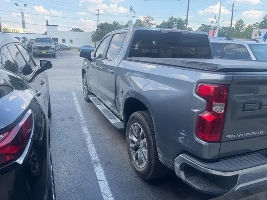 2021 Chevrolet Silverado 1500 LT photo 1