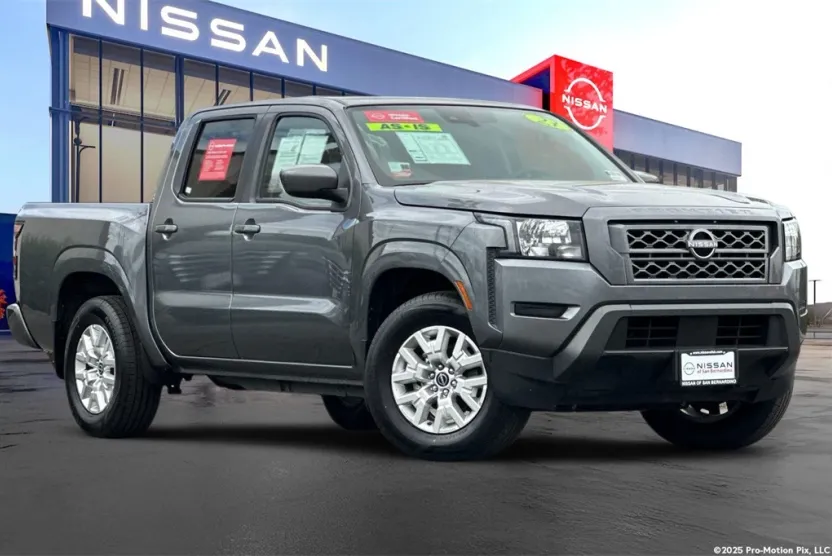 2023 Nissan Frontier SV photo 1