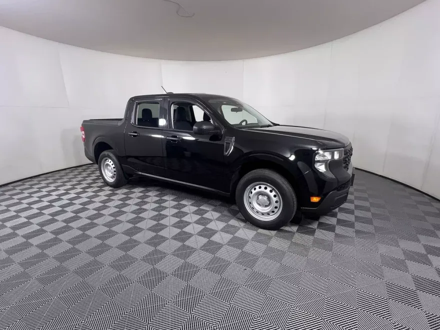 2025 Ford Maverick XL photo 1