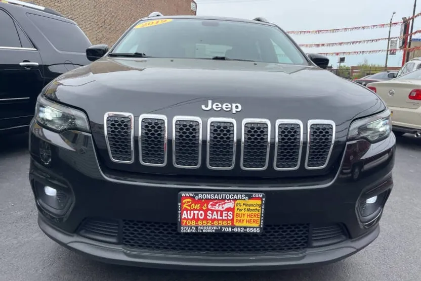 2019 Jeep Cherokee Latitude photo 1