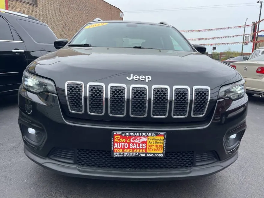 2019 Jeep Cherokee Latitude photo 1