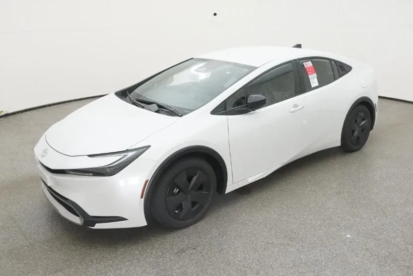 2026 Toyota Prius Plug-in Hybrid SE photo 1