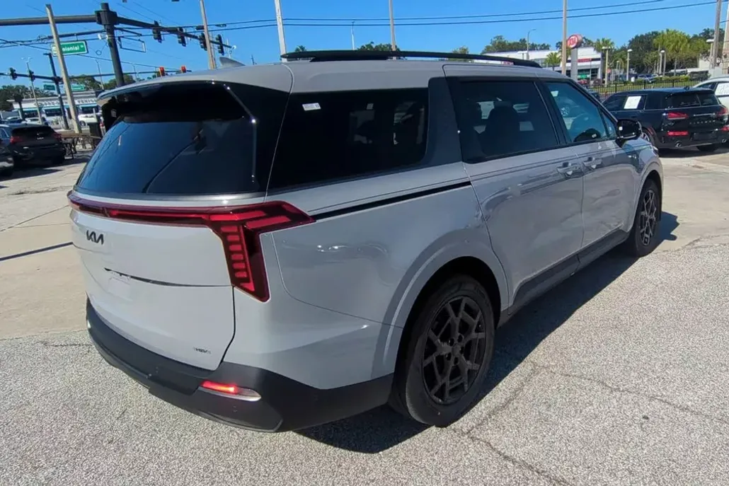 2026 Kia Carnival SX Prestige photo 1