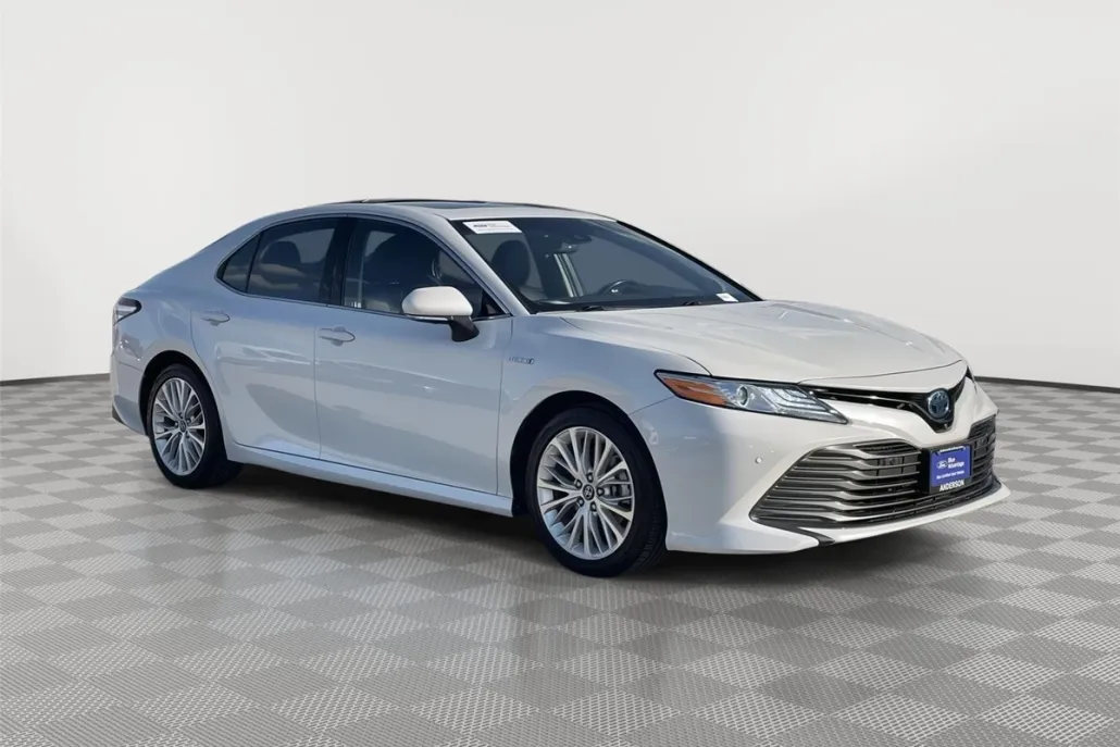 2018 Toyota Camry Hybrid XLE photo 1