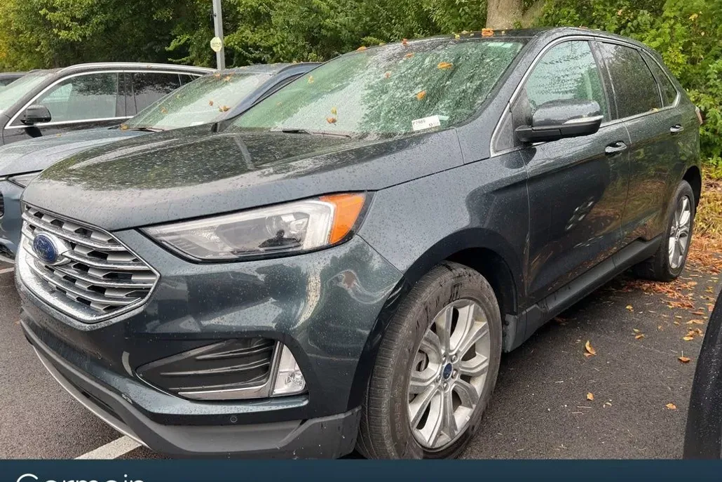 2022 Ford Edge Titanium photo 1