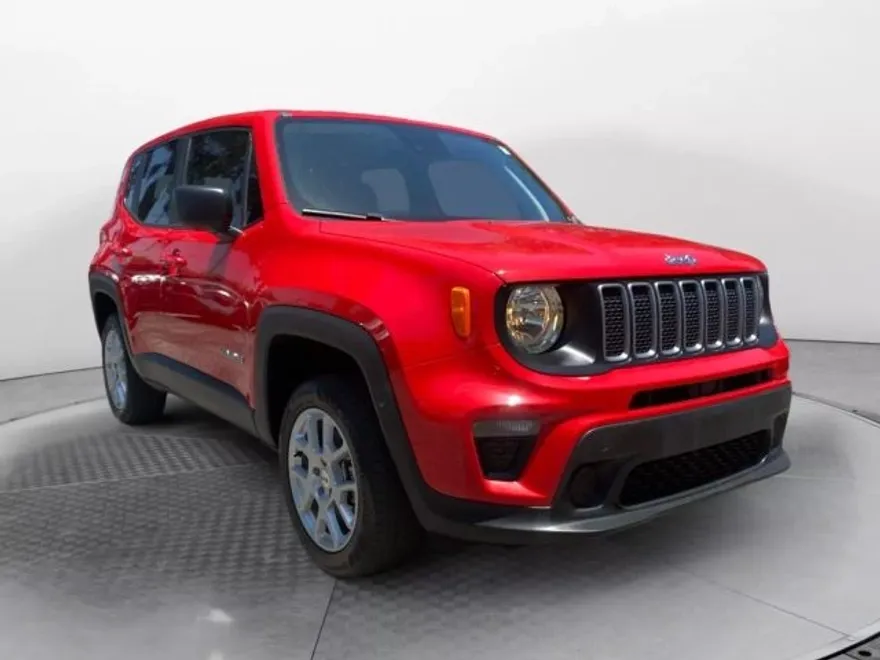 2023 Jeep Renegade Latitude Sport photo 1