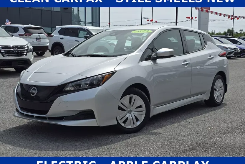 2023 Nissan Leaf S photo 1