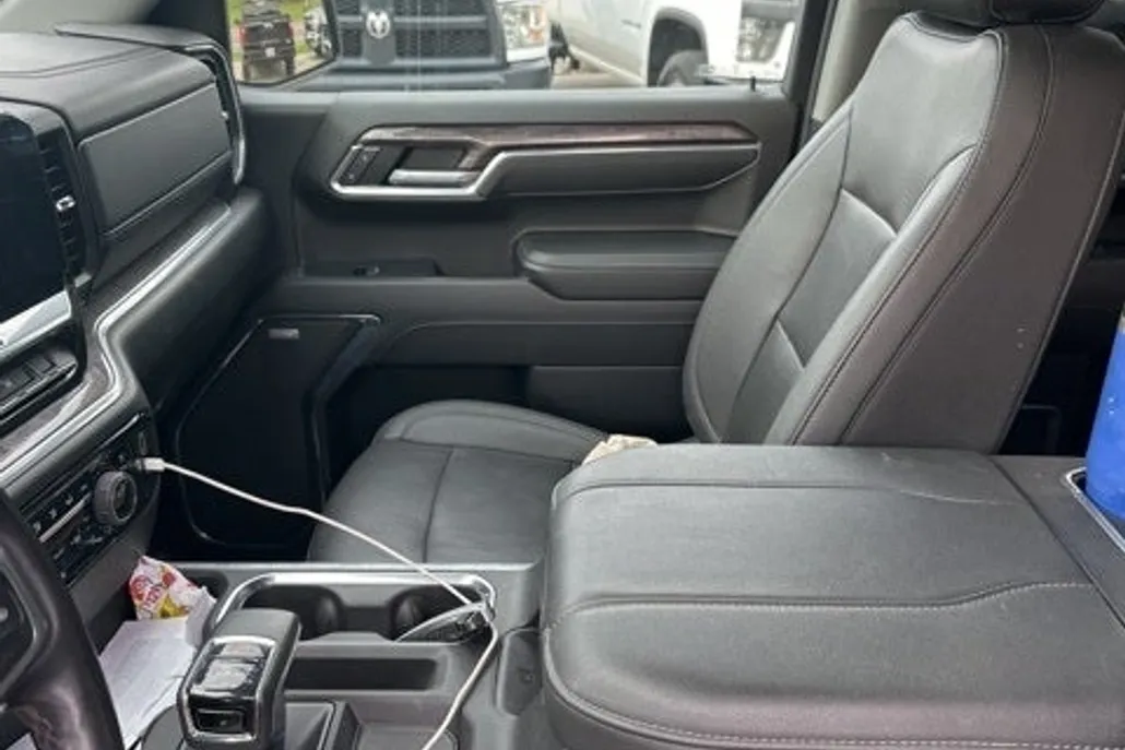 2023 Chevrolet Silverado 1500 LTZ photo 1