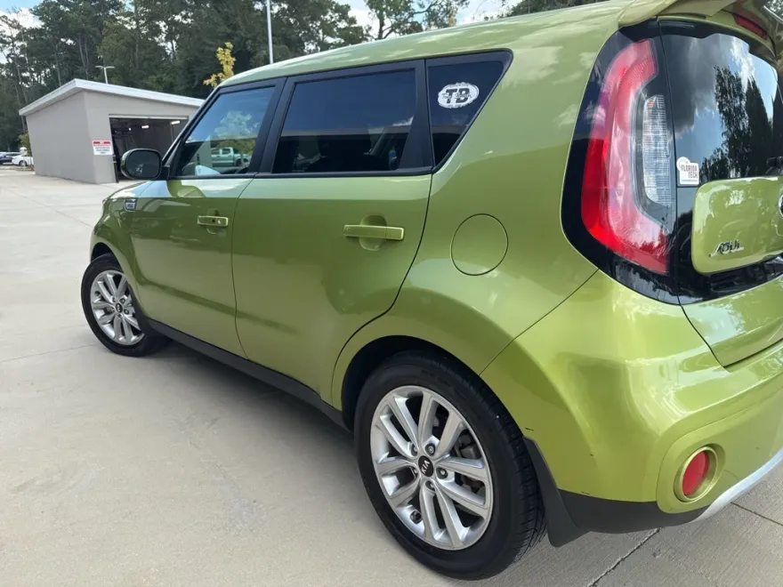 2017 Kia Soul Plus photo 1