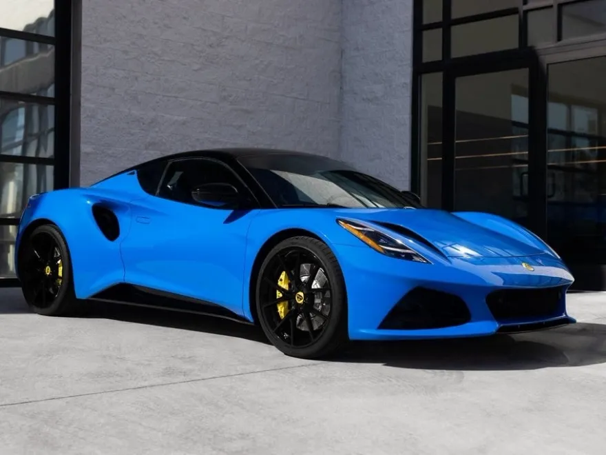 2025 Lotus Emira photo 1
