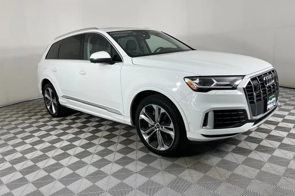 2022 Audi Q7 55 Premium Plus photo 1