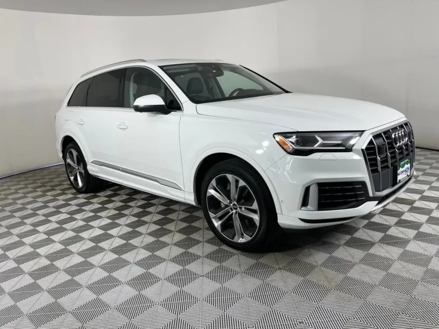 2022 Audi Q7 55 Premium Plus photo 1