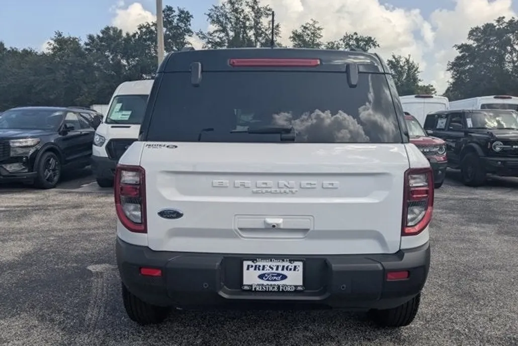 2025 Ford Bronco Outer Banks photo 1