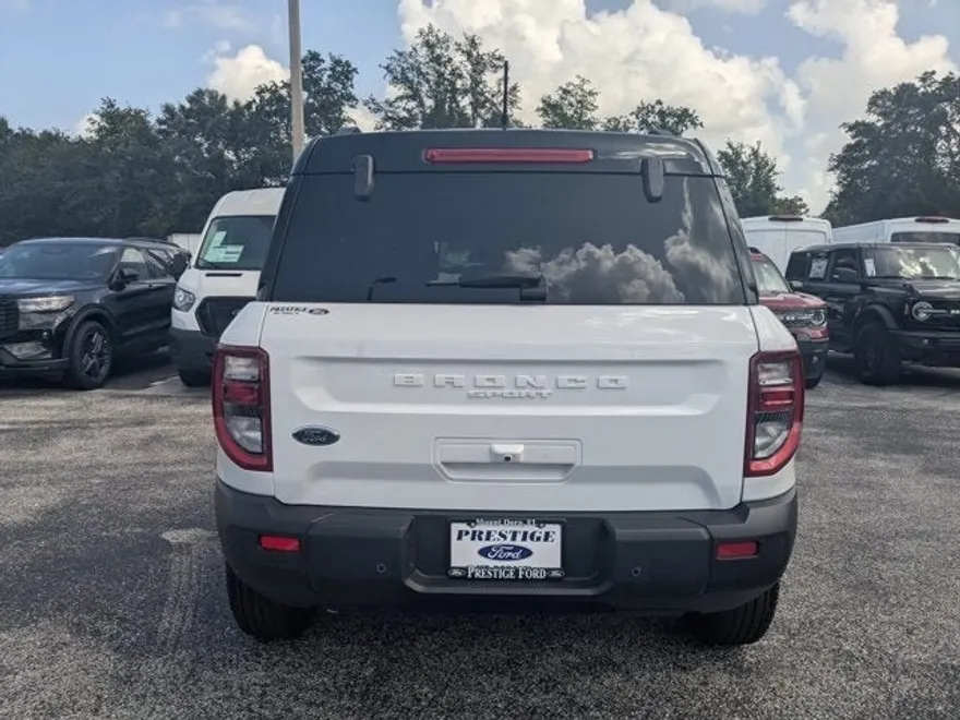 2025 Ford Bronco Outer Banks photo 1