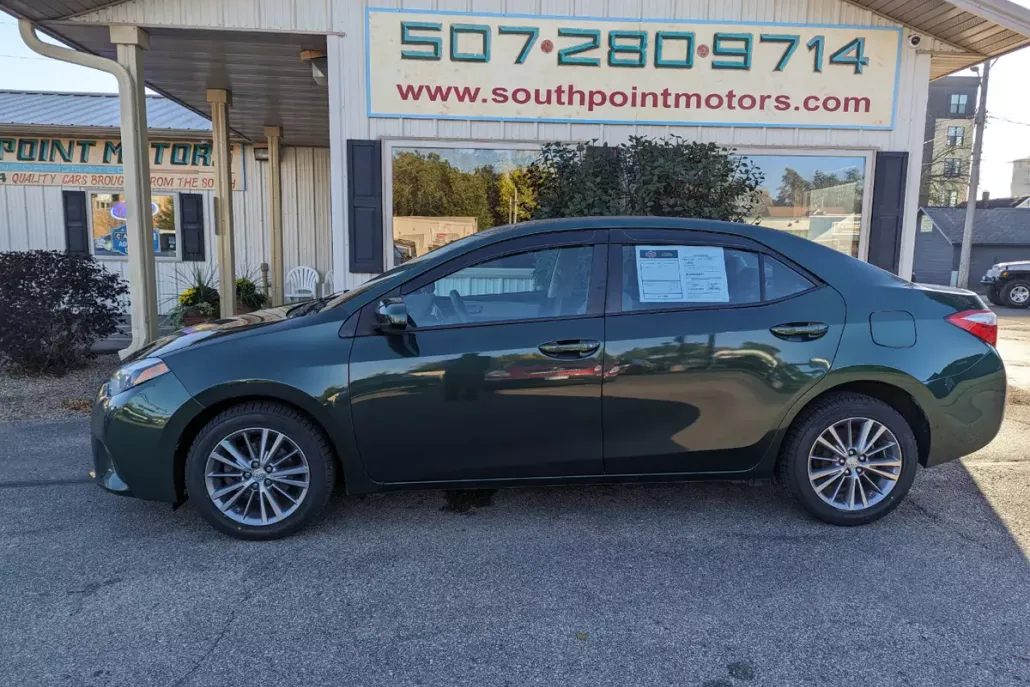 2015 Toyota Corolla LE Premium photo 1