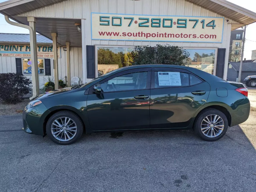 2015 Toyota Corolla LE Premium photo 1