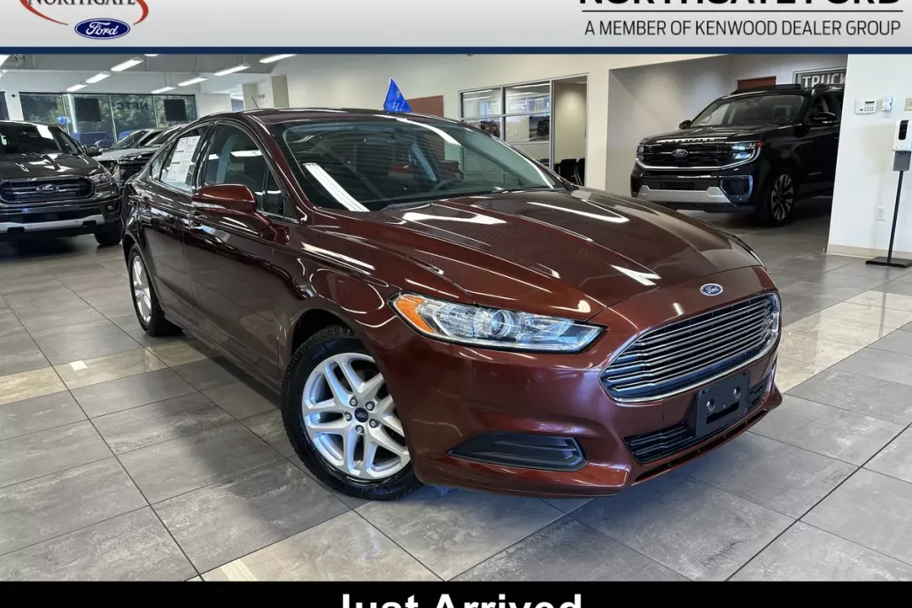 2016 Ford Fusion SE photo 1