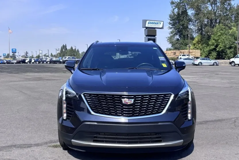 2023 Cadillac XT4 Premium Luxury photo 1