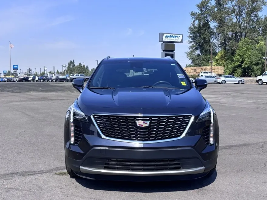 2023 Cadillac XT4 Premium Luxury photo 1