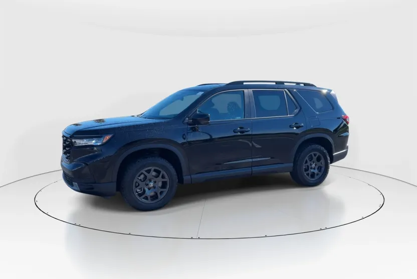 2025 Honda Pilot TrailSport photo 1