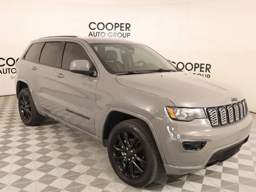 2020 Jeep Grand Cherokee Altitude photo 1