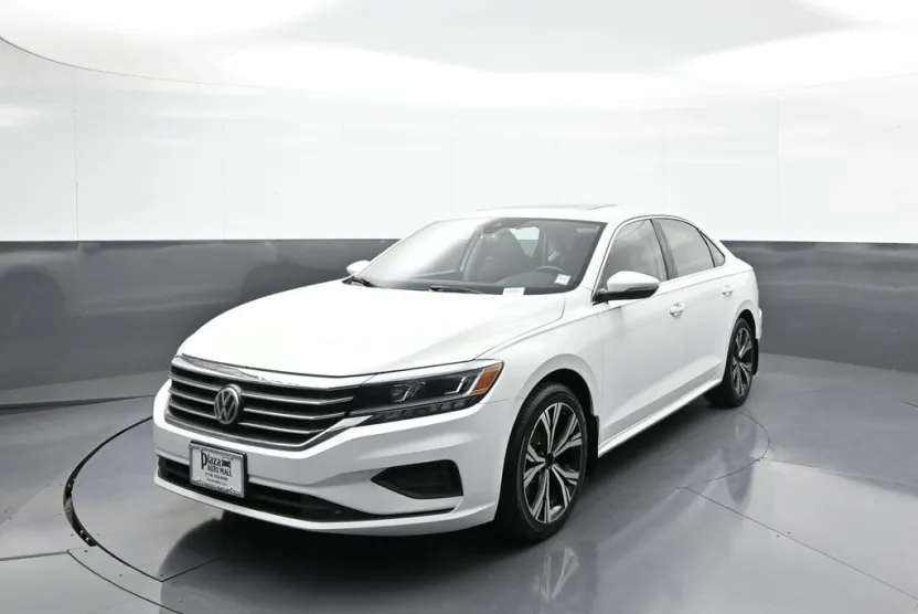 2021 Volkswagen Passat 2.0T SE photo 1