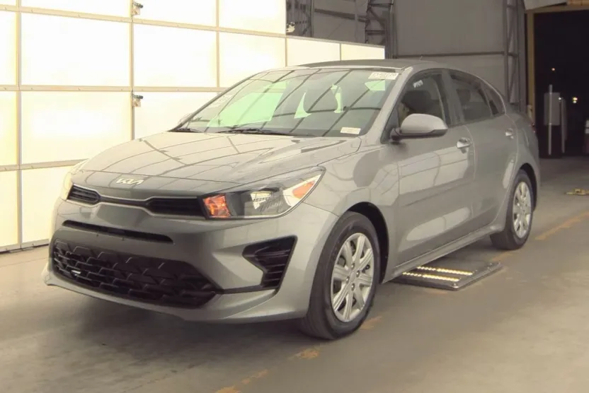 2022 Kia Rio S photo 1