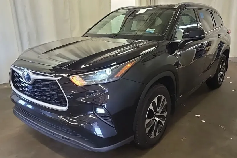 2022 Toyota Highlander Hybrid XLE Sport photo 1