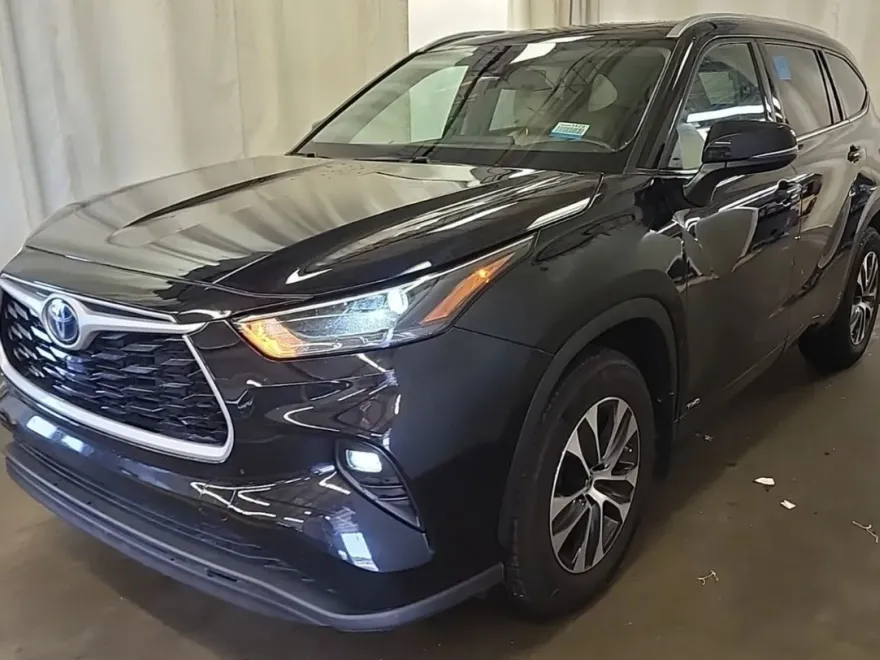 2022 Toyota Highlander Hybrid XLE Sport photo 1