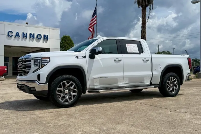 2024 Gmc Sierra 1500 SLT photo 1