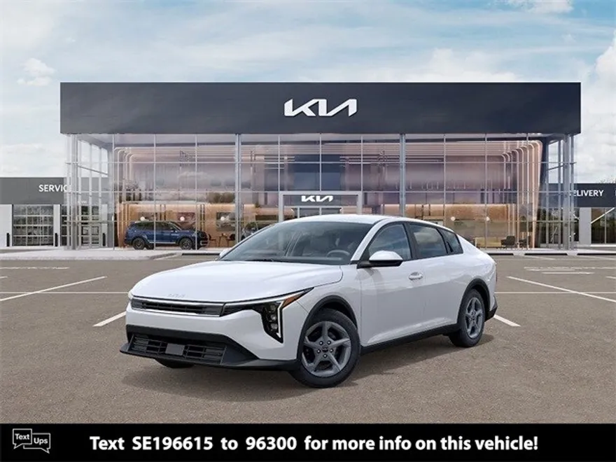 2025 Kia K4 LXS photo 1