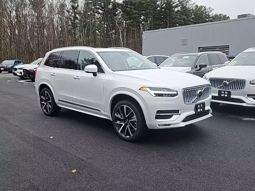 2025 Volvo XC90 Plus photo 1