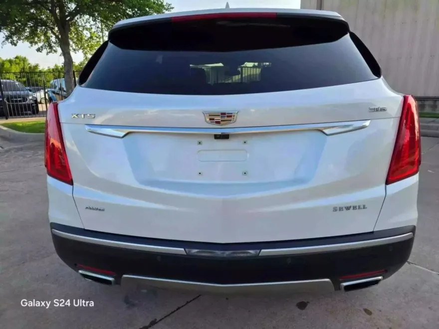 2017 Cadillac XT5 Platinum Sport photo 1