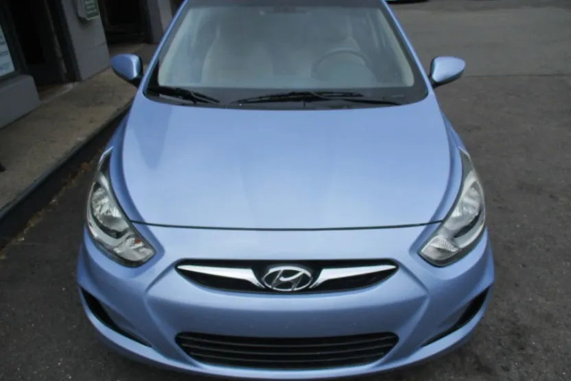 2013 Hyundai Accent GLS photo 1