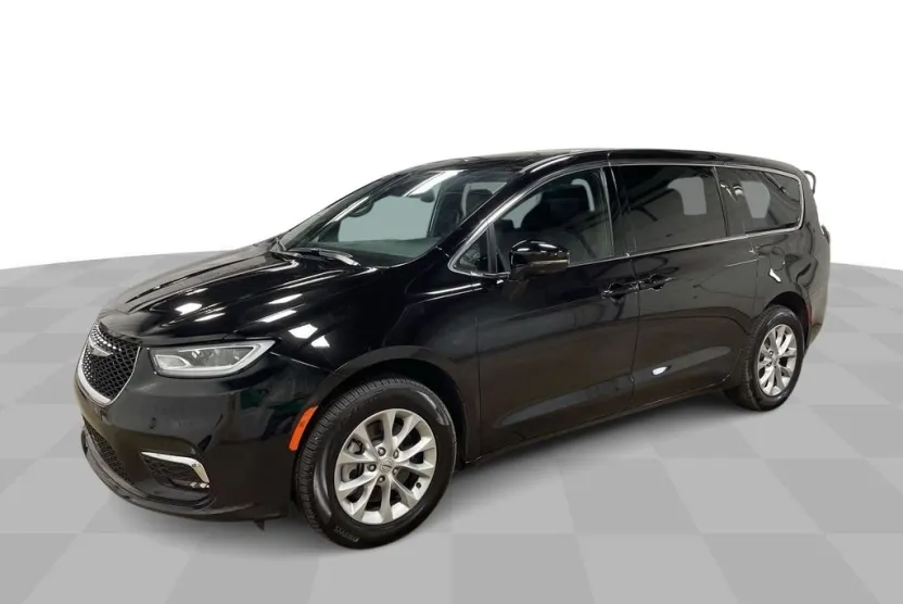 2025 Chrysler Pacifica photo 1