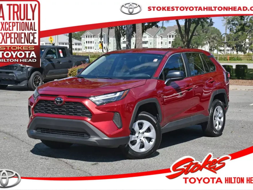 2024 Toyota RAV4 LE photo 1