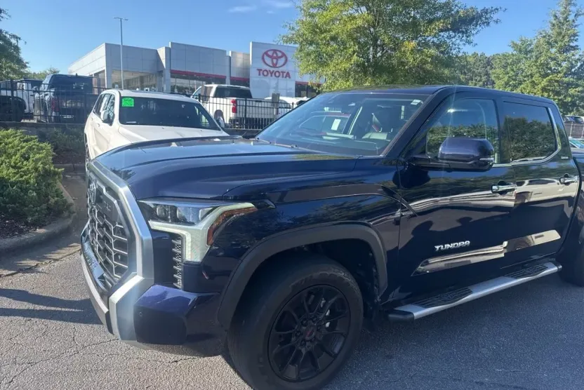 2022 Toyota Tundra Limited photo 1