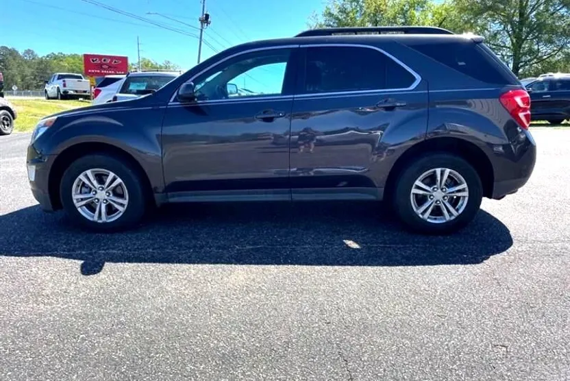 2016 Chevrolet Equinox LT photo 1