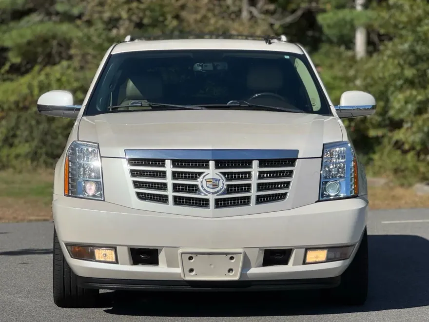 2012 Cadillac Escalade ESV Sport photo 1