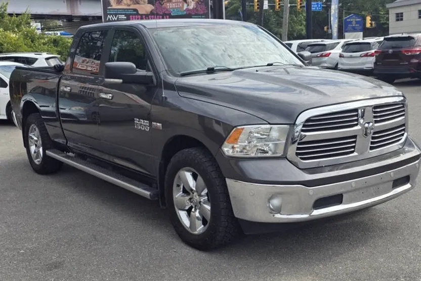 2016 Ram 1500 SLT photo 1