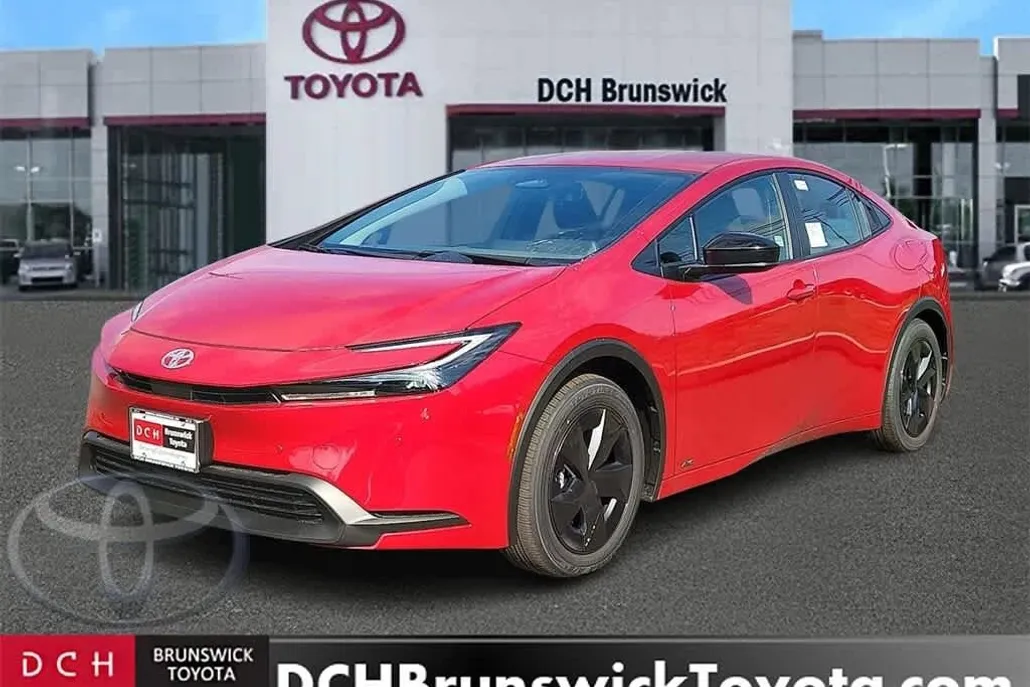 2026 Toyota Prius LE photo 1