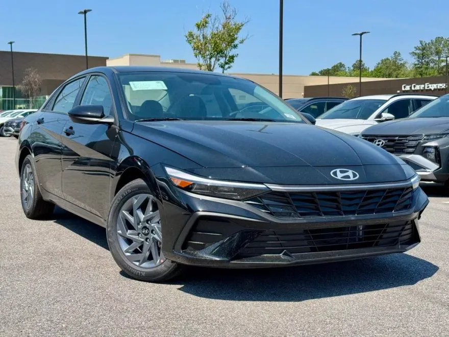 2025 Hyundai Elantra Hybrid Blue photo 1